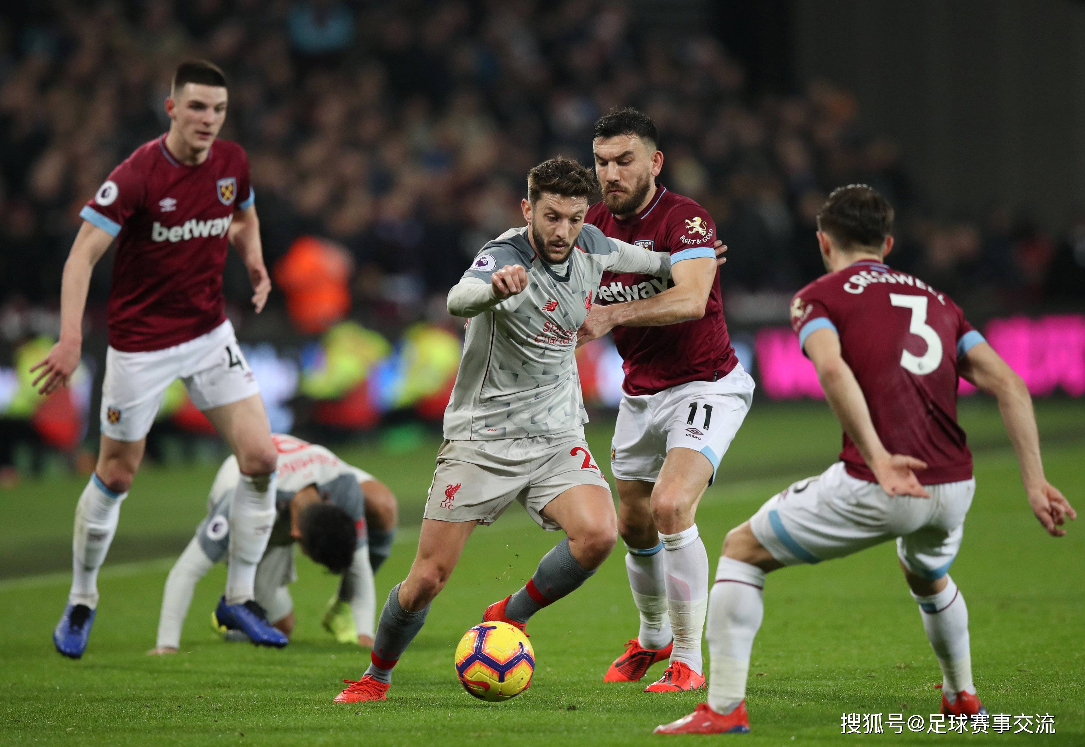 佩工：皮球先打在球员身上再弹到手上，裁判硬造了一个点球