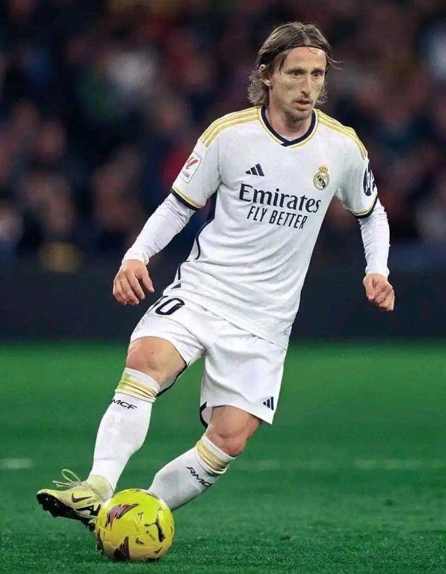 美国演员约翰尼-德普现场观看博卡比赛，并与里克尔梅合影